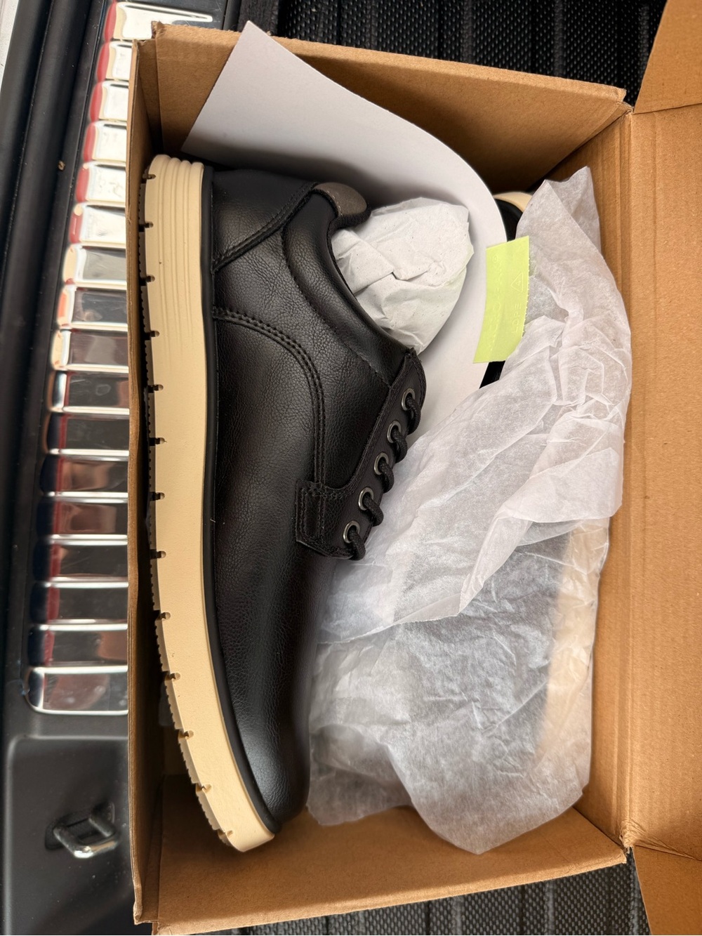 Men's Black Low-Top Casual Leather Shoes with Cream Sole
